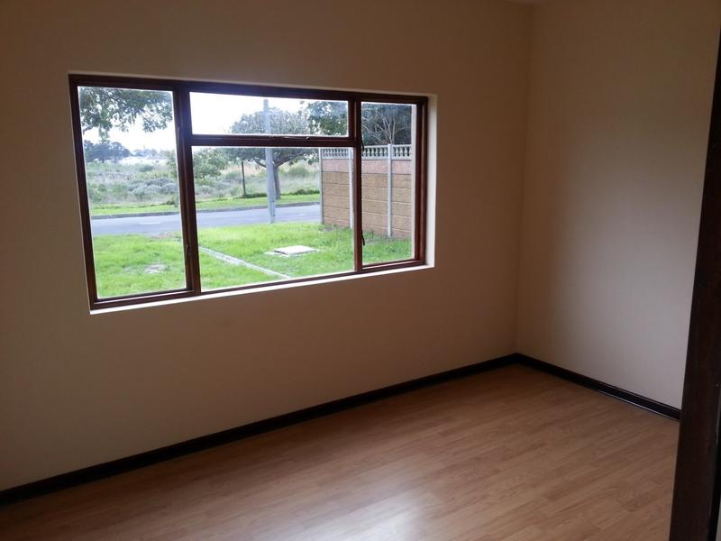 To Let 4 Bedroom Property for Rent in Monte Vista Western Cape